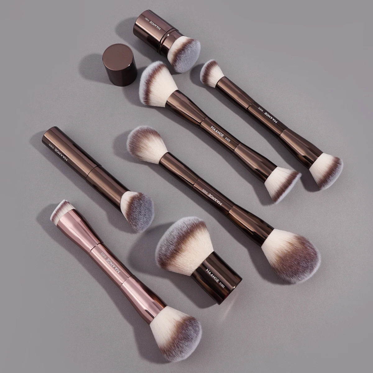 Double-Ended Makeup Brush – Foundation, Powder, Concealer, Blusher & Bronzer with Soft Fiber Bristles