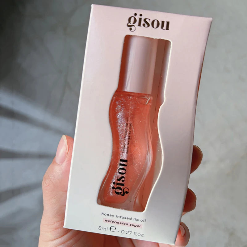 Gloss y  lips with this luxurious moisturizing lip oil-gloss treatment